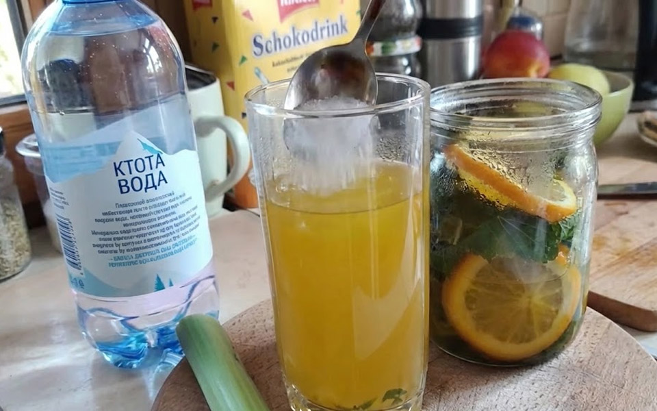 This Morning Tea Helps Seniors Burn Fat All Day